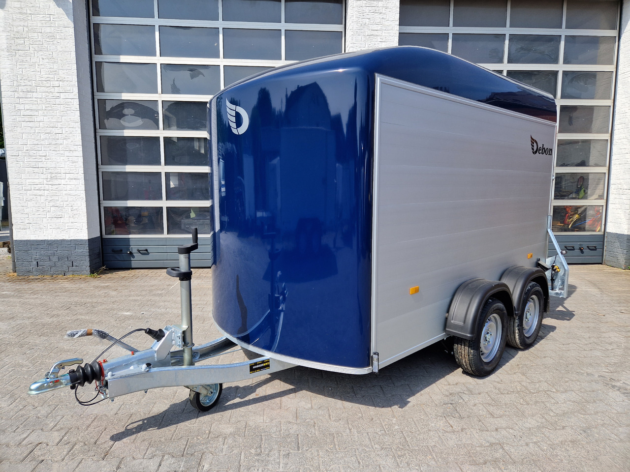 Cargo Roadster 500 312x167x199cm Alu Poly royal blue Seitentür Pullman 100km/H 2000kg Modell 2024 - Closed box trailer: picture 4 Cargo Roadster 500 312x167x199cm Alu Poly royal blue Seitentür Pullman 100km/H 2000kg Modell 2024 - Closed box trailer: picture 4