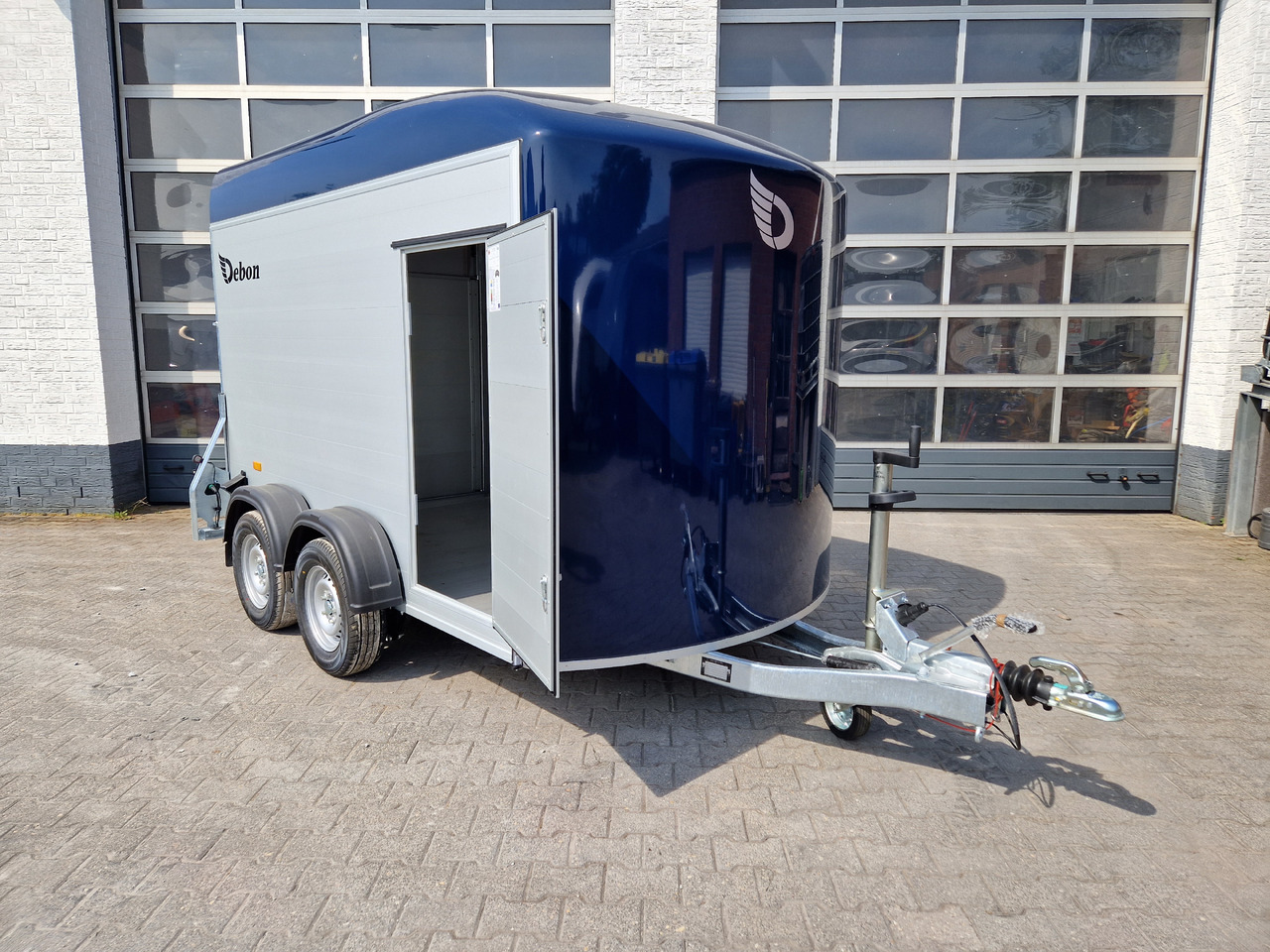 Cargo Roadster 500 312x167x199cm Alu Poly royal blue Seitentür Pullman 100km/H 2000kg Modell 2024 - Closed box trailer: picture 3 Cargo Roadster 500 312x167x199cm Alu Poly royal blue Seitentür Pullman 100km/H 2000kg Modell 2024 - Closed box trailer: picture 3
