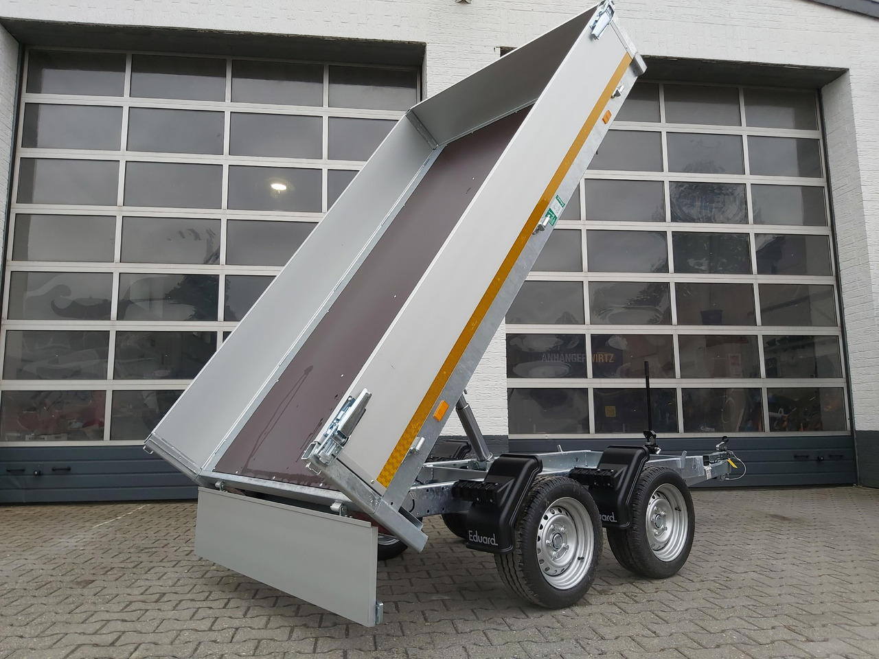 Heck Kipper 260x150x30cm Lfh: 63 cm (S) 750kg Tandem ungebremst Januar Aktion - Tipper trailer: picture 4 Heck Kipper 260x150x30cm Lfh: 63 cm (S) 750kg Tandem ungebremst Januar Aktion - Tipper trailer: picture 4