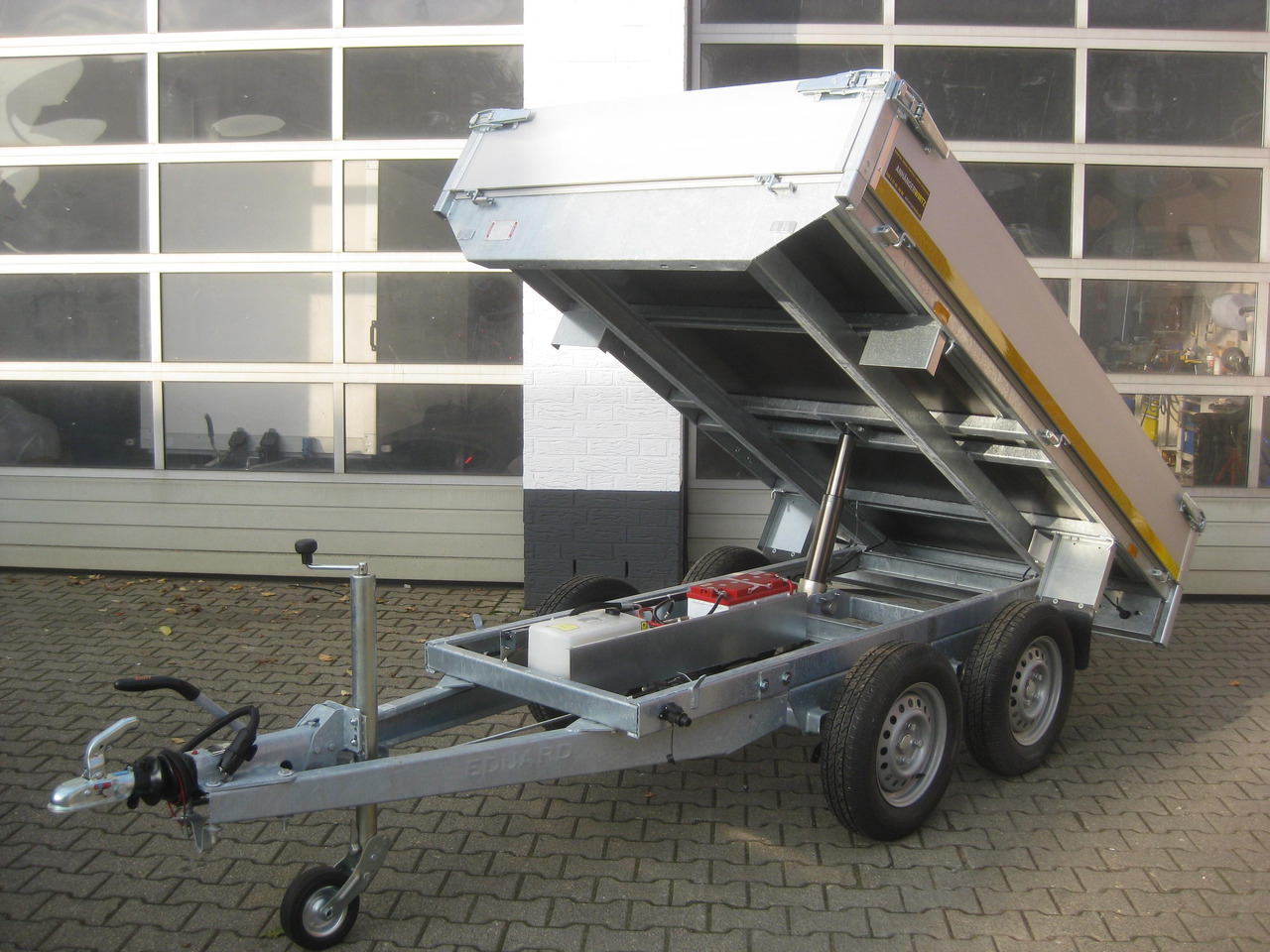 Heck Kipper 260x150x30cm Lfh: 72cm Elektrisch & NHP Funk (S) 2000kg - Tipper trailer: picture 2 Heck Kipper 260x150x30cm Lfh: 72cm Elektrisch & NHP Funk (S) 2000kg - Tipper trailer: picture 2