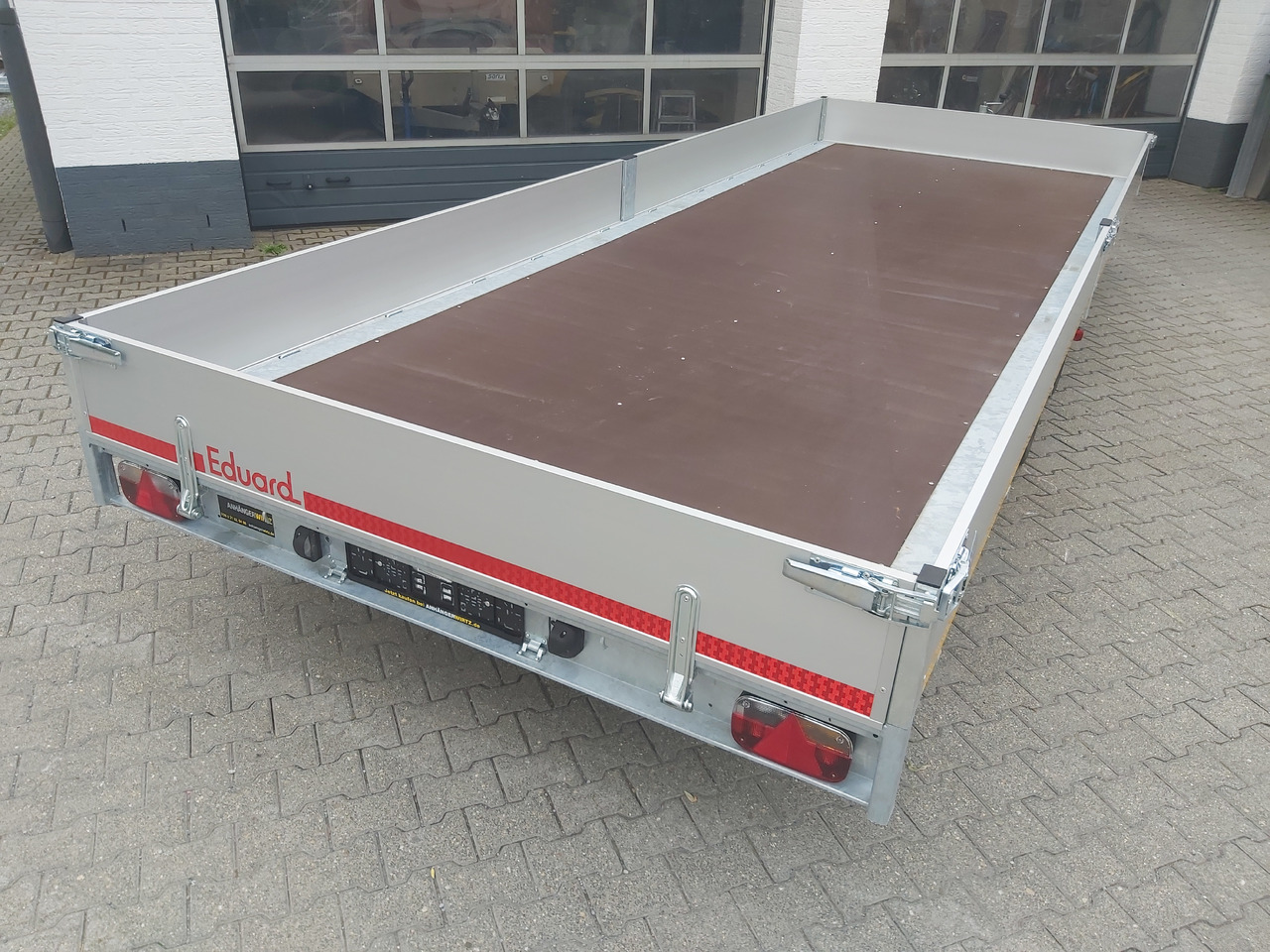 Hochlader 556x200x30cm 13" niedrig Fahrwerk 3500kg Abverkauf Aktion - Dropside/ Flatbed trailer: picture 5 Hochlader 556x200x30cm 13" niedrig Fahrwerk 3500kg Abverkauf Aktion - Dropside/ Flatbed trailer: picture 5