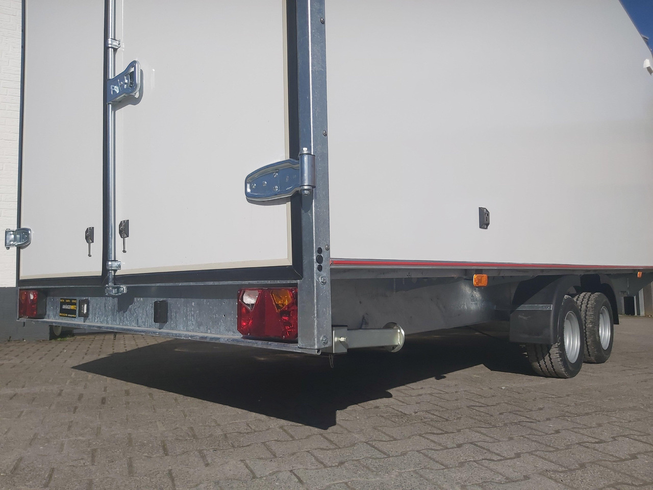 Hochlader Koffer TFSP 500T.00 500x220x210cm aero Zurrsystem 10 Zoll (XXL) 100km/H 2700kg - Closed box trailer: picture 4 Hochlader Koffer TFSP 500T.00 500x220x210cm aero Zurrsystem 10 Zoll (XXL) 100km/H 2700kg - Closed box trailer: picture 4
