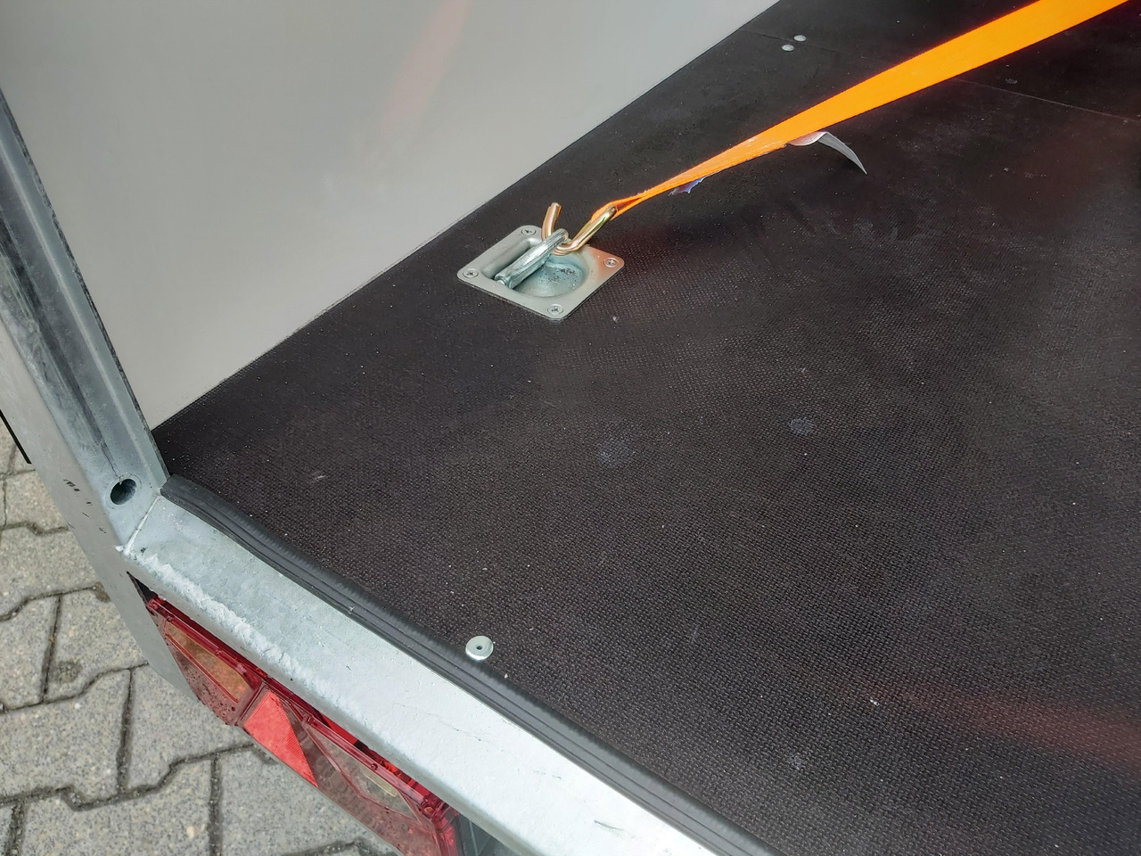 Hochlader Koffer TFSP 500T.00 500x220x210cm aero Zurrsytem Seitentür 10" (XXL) 100km/H 3000kg - Closed box trailer: picture 5 Hochlader Koffer TFSP 500T.00 500x220x210cm aero Zurrsytem Seitentür 10" (XXL) 100km/H 3000kg - Closed box trailer: picture 5