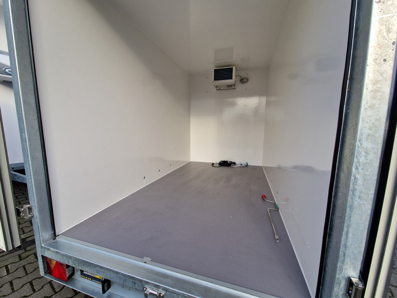 Kargo CoolBoxx FK2030HT 296x162x200cm 230V Govi Kühlung Stützen 2000kg 100km/H Abverkauf - Refrigerator trailer: picture 5 Kargo CoolBoxx FK2030HT 296x162x200cm 230V Govi Kühlung Stützen 2000kg 100km/H Abverkauf - Refrigerator trailer: picture 5