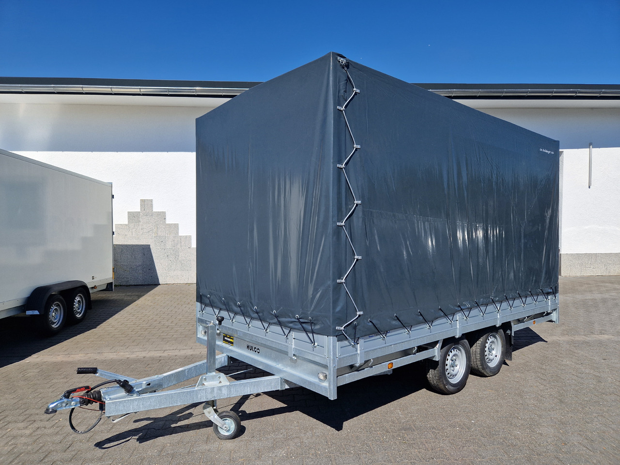 MEDAX - 2 2600 405x203x210cm Hochplane grau (XL) 2600kg - Curtainsider trailer: picture 1 MEDAX - 2 2600 405x203x210cm Hochplane grau (XL) 2600kg - Curtainsider trailer: picture 1