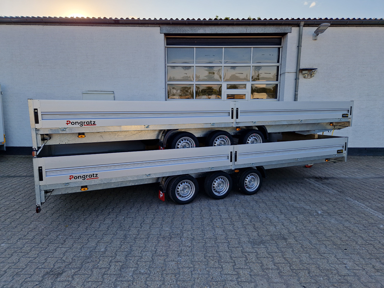 Pongratz Pritschenhochlader PHL 6030/24 TR-AL-S 603x246x36cm Tridem 13" 3500kg Mai Aktion - Dropside/ Flatbed trailer: picture 3 Pongratz Pritschenhochlader PHL 6030/24 TR-AL-S 603x246x36cm Tridem 13" 3500kg Mai Aktion - Dropside/ Flatbed trailer: picture 3