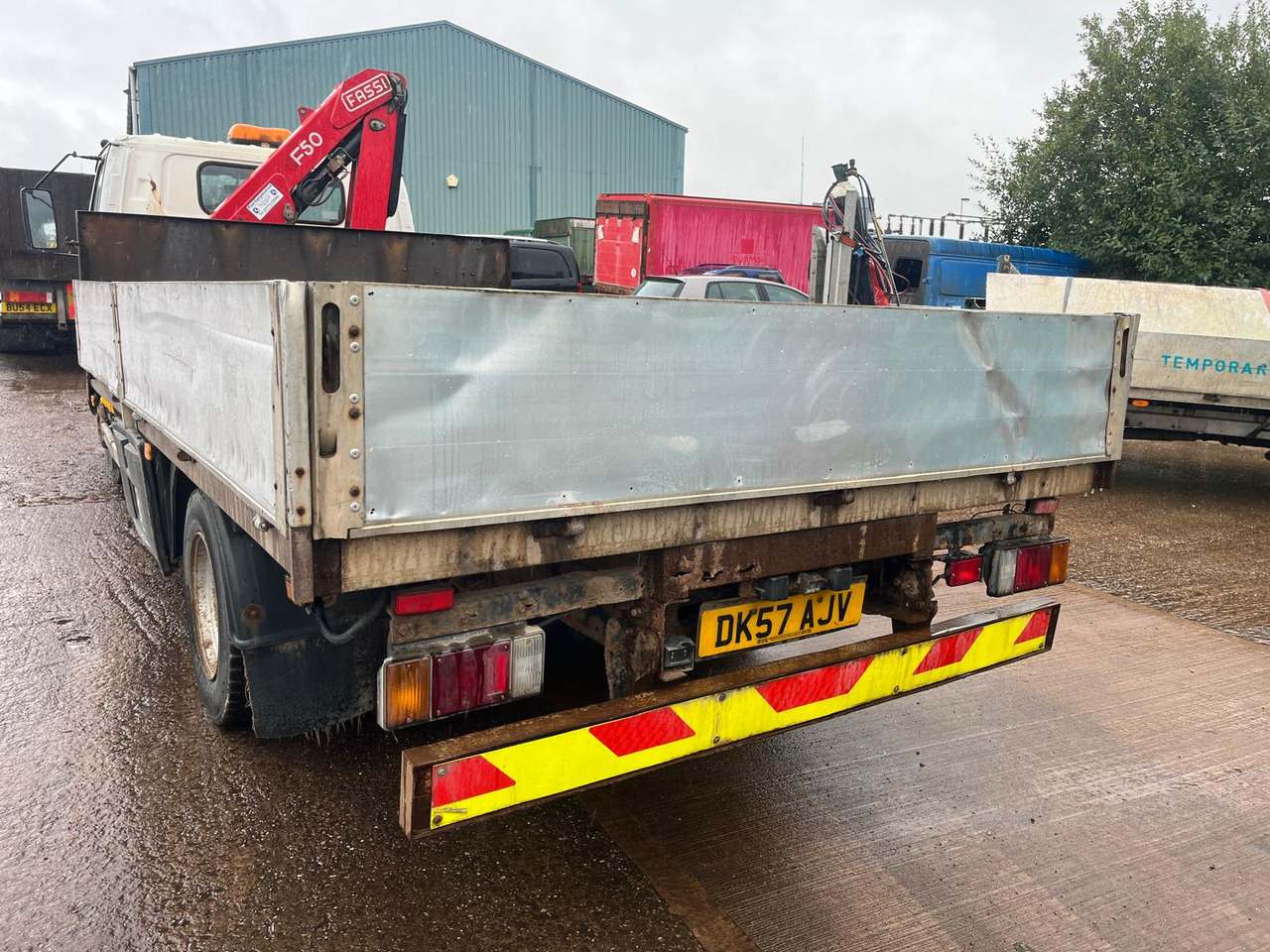 Isuzu NQR 70 - Dropside/ Flatbed truck, Crane truck: picture 4 Isuzu NQR 70 - Dropside/ Flatbed truck, Crane truck: picture 4