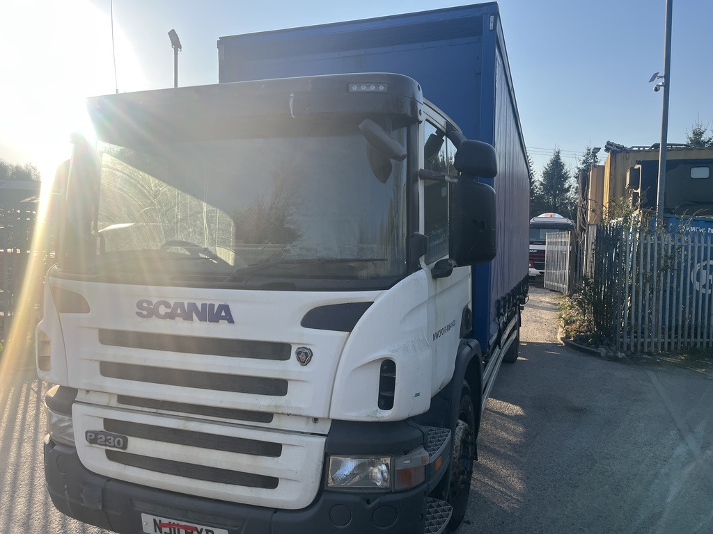 Scania P230 4x2 Curtain side - Curtainsider truck: picture 2 Scania P230 4x2 Curtain side - Curtainsider truck: picture 2