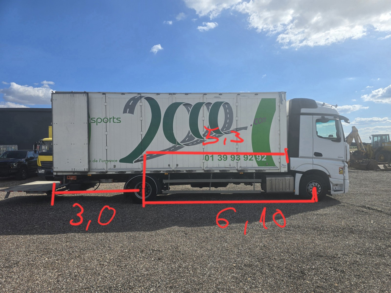 MERCEDES-BENZ 1833 - Box truck: picture 4 MERCEDES-BENZ 1833 - Box truck: picture 4