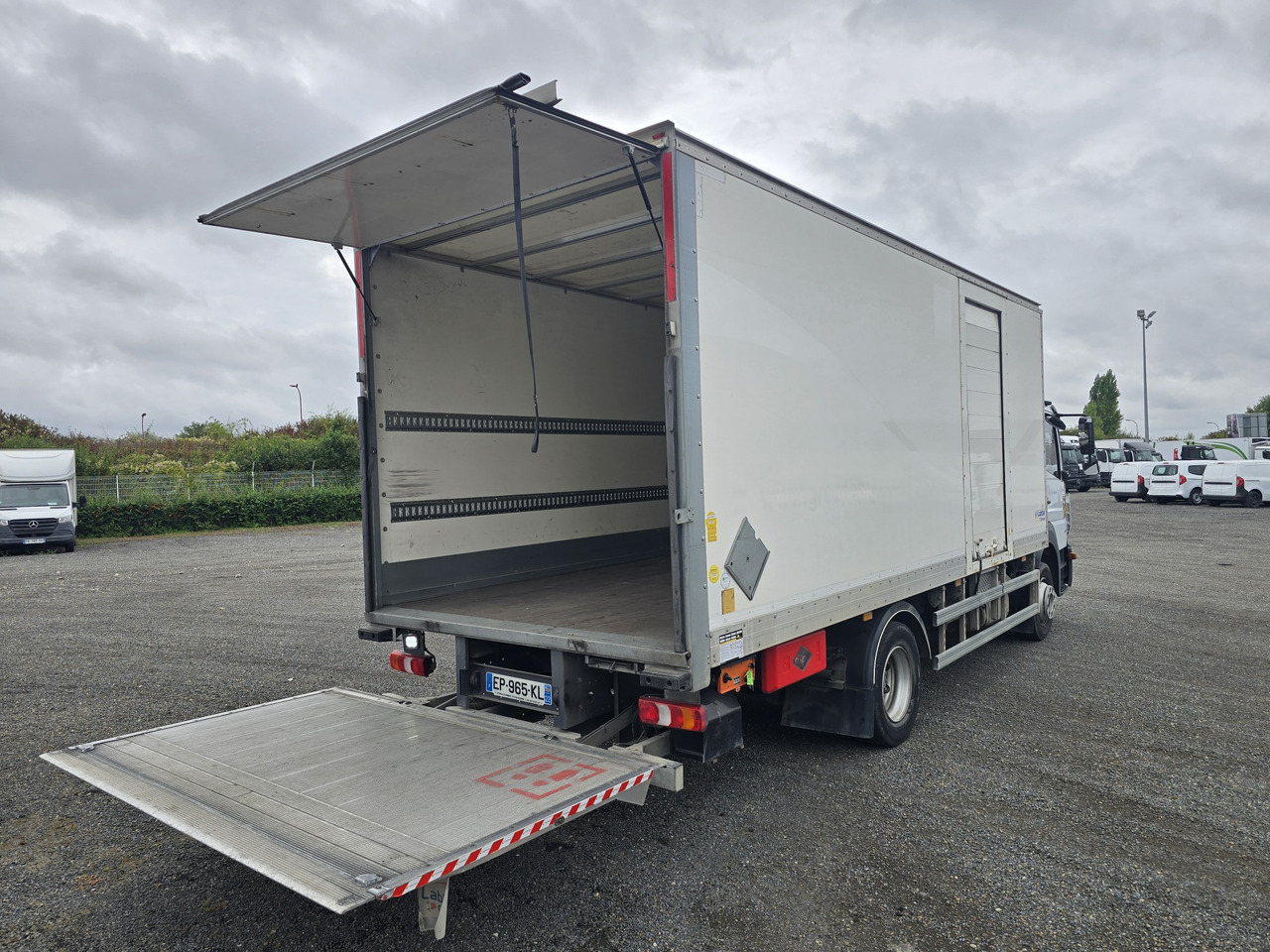 MERCEDES-BENZ Atego 1218 - Bo - LIFT - SIDE DOOR - ADR - Box truck: picture 4 MERCEDES-BENZ Atego 1218 - Bo - LIFT - SIDE DOOR - ADR - Box truck: picture 4