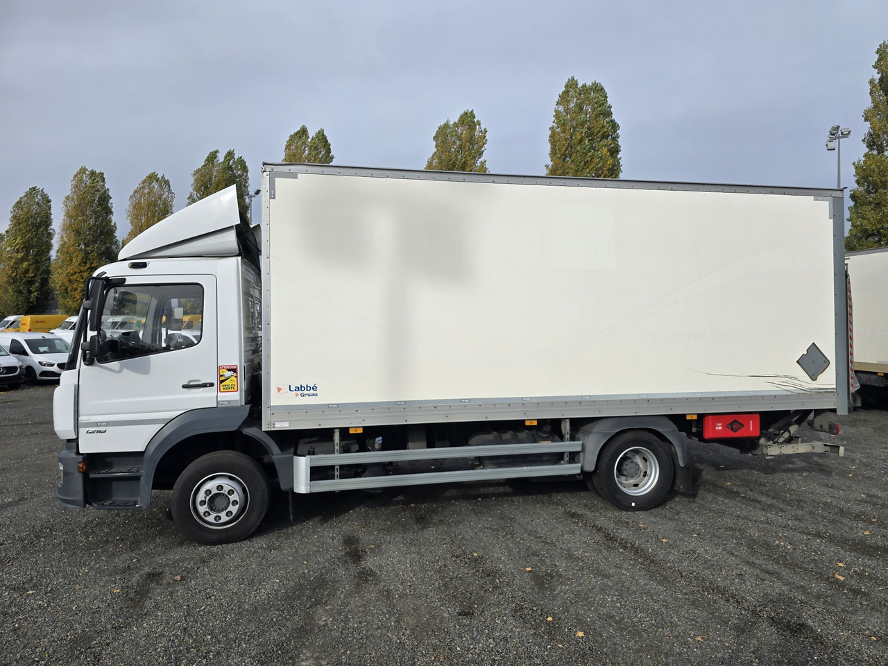 Box truck MERCEDES-BENZ Atego 1218 - Box - LIFT - SIDE DOOR - ADR: picture 11 Box truck MERCEDES-BENZ Atego 1218 - Box - LIFT - SIDE DOOR - ADR: picture 11