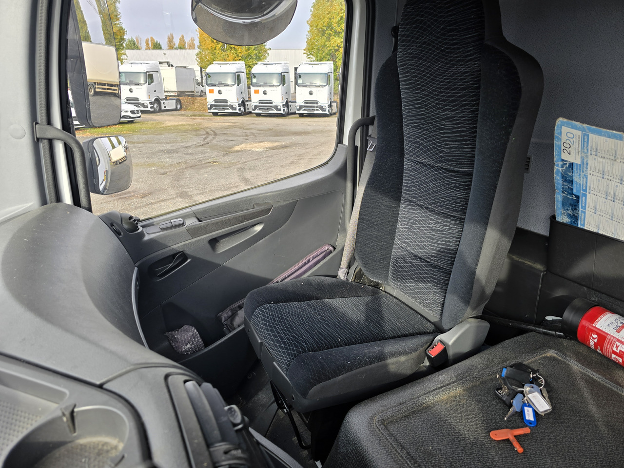 Box truck MERCEDES-BENZ Atego 1218 - Box - LIFT - SIDE DOOR - ADR: picture 19 Box truck MERCEDES-BENZ Atego 1218 - Box - LIFT - SIDE DOOR - ADR: picture 19