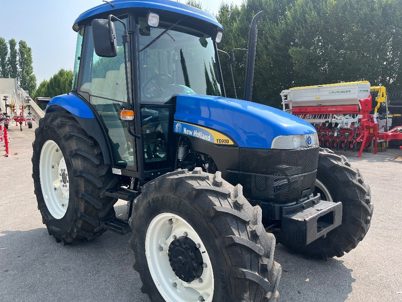 New Holland TD 90 D - Farm tractor: picture 3 New Holland TD 90 D - Farm tractor: picture 3