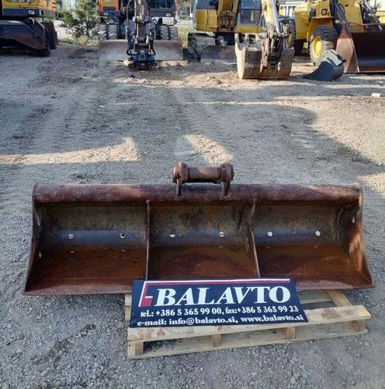 Ditch cleaning bucket for ECR88 - Excavator bucket: picture 2 Ditch cleaning bucket for ECR88 - Excavator bucket: picture 2