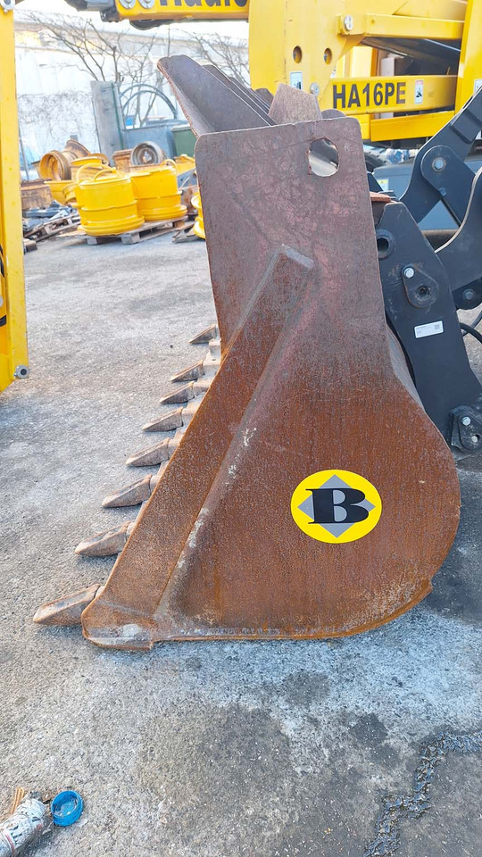 Loader bucket BOE 2400 mm for 12-15 ton wheel loaders - Loader bucket for Wheel loader: picture 3 Loader bucket BOE 2400 mm for 12-15 ton wheel loaders - Loader bucket for Wheel loader: picture 3