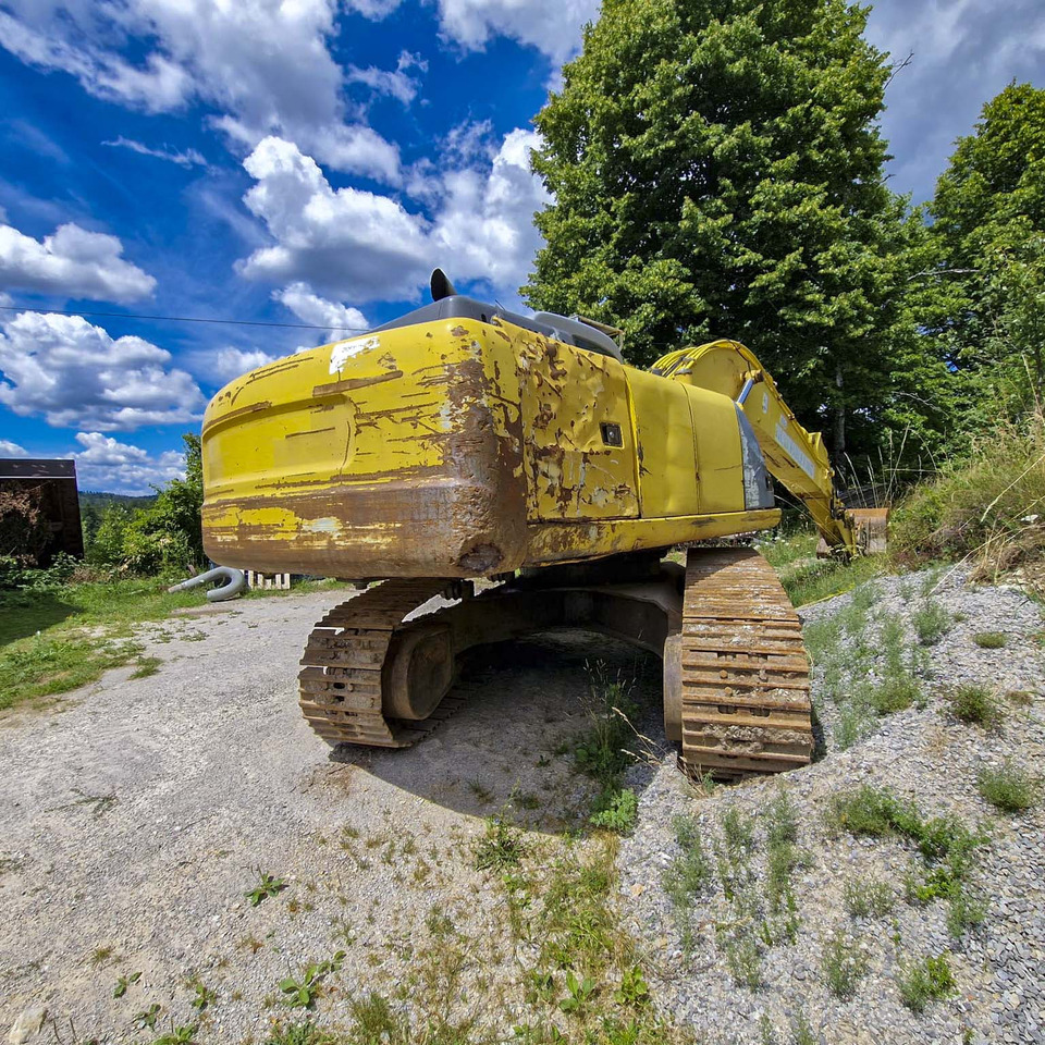 New Holland Kobelco E215 - Crawler excavator: picture 5 New Holland Kobelco E215 - Crawler excavator: picture 5