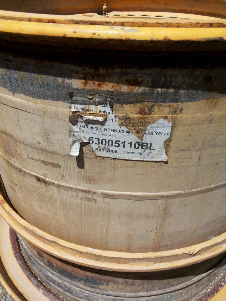 VOLVO L350F - Rim: picture 4 VOLVO L350F - Rim: picture 4