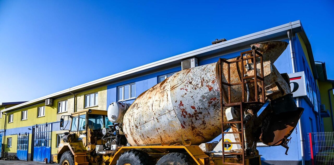Volvo A25C 6X6 - Concrete mixer truck: picture 2 Volvo A25C 6X6 - Concrete mixer truck: picture 2