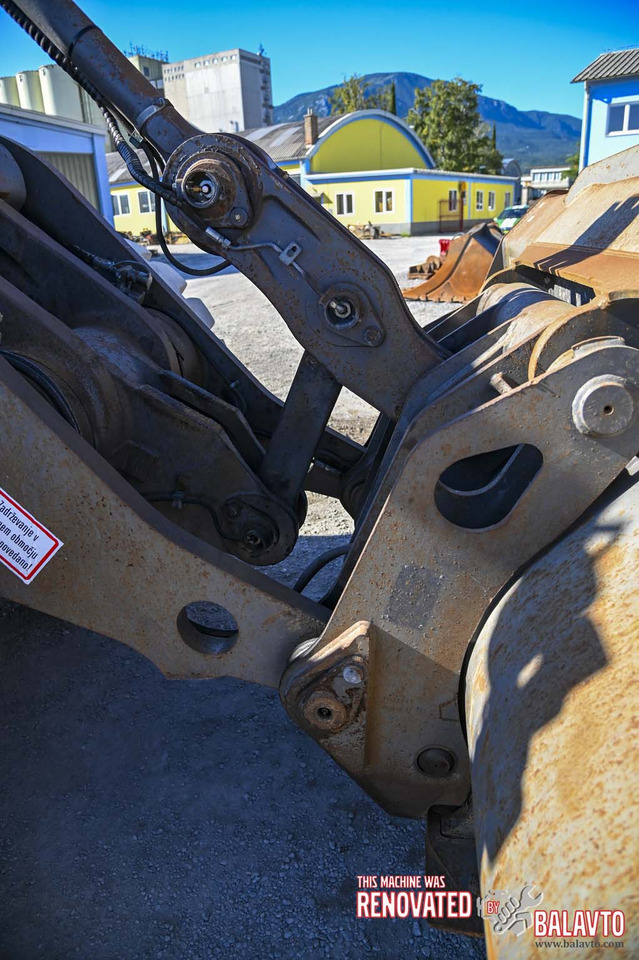 Wheel loader Volvo L180H: picture 15