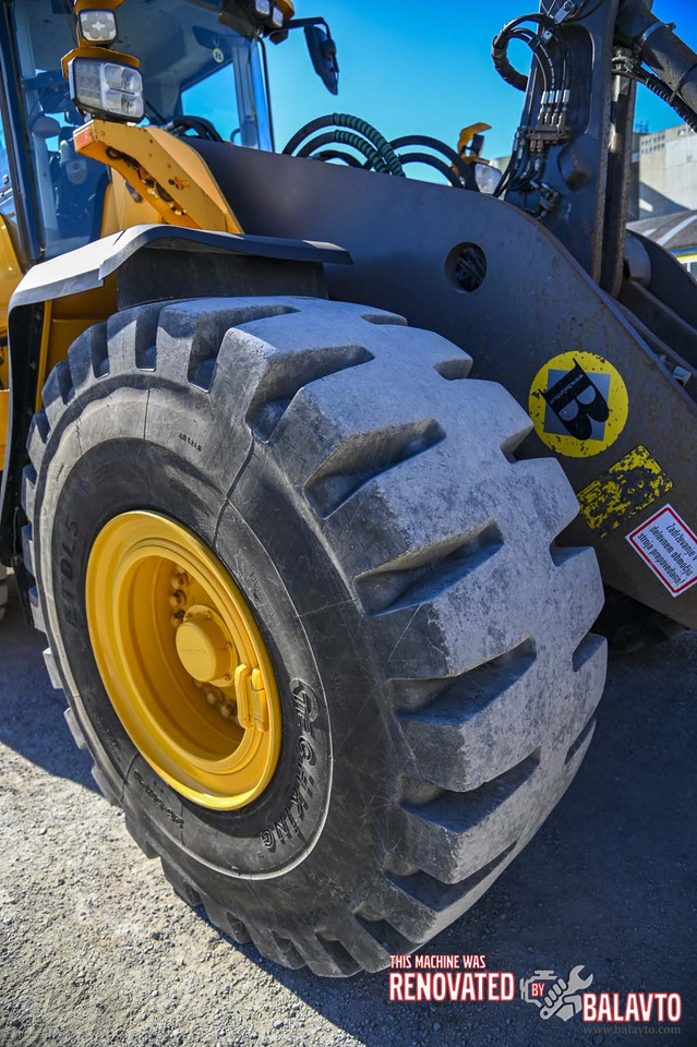 Wheel loader Volvo L180H: picture 30