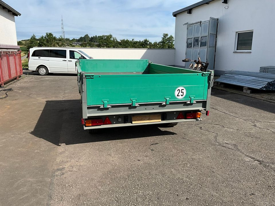 Baumaschinenanhänger Traktor Baumaschinentransporter, kein Kipper - Plant trailer: picture 2 Baumaschinenanhänger Traktor Baumaschinentransporter, kein Kipper - Plant trailer: picture 2