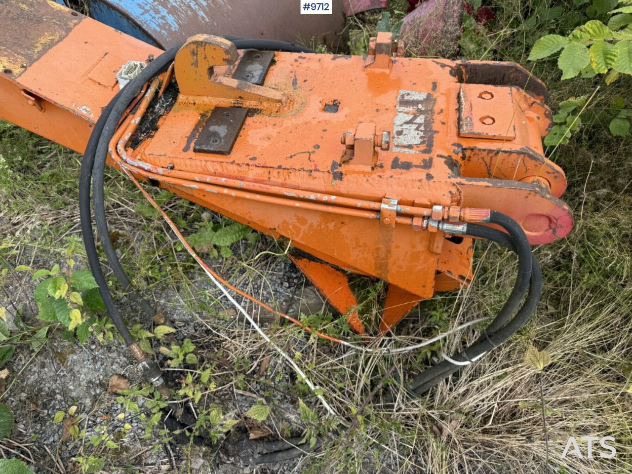 Hydraulic crane arm with 3 buckets - Attachment for Excavator: picture 5 Hydraulic crane arm with 3 buckets - Attachment for Excavator: picture 5
