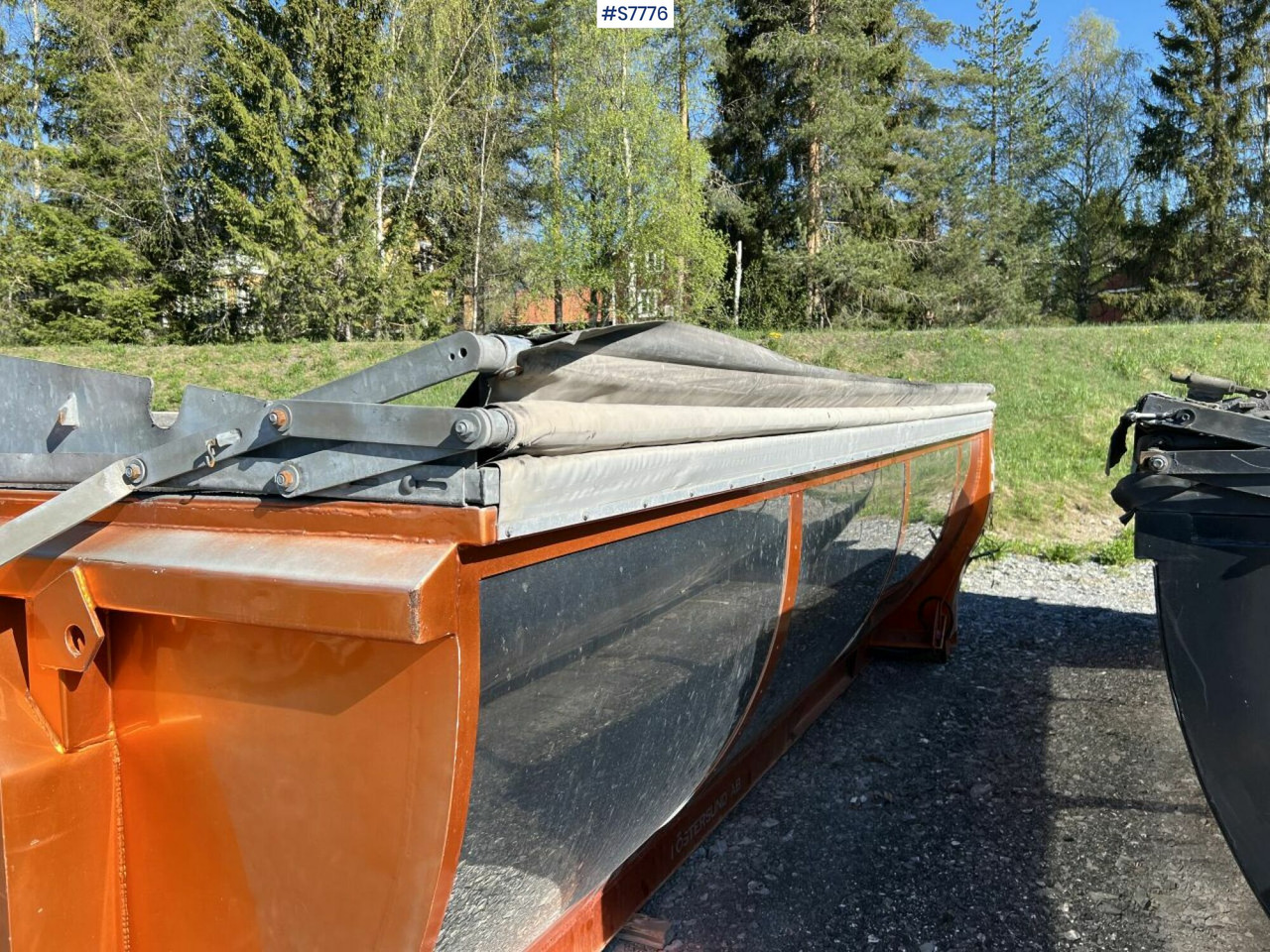 Balticum Frinab LV-13,5 Asphalt flatbed - Roll-off container: picture 4 Balticum Frinab LV-13,5 Asphalt flatbed - Roll-off container: picture 4