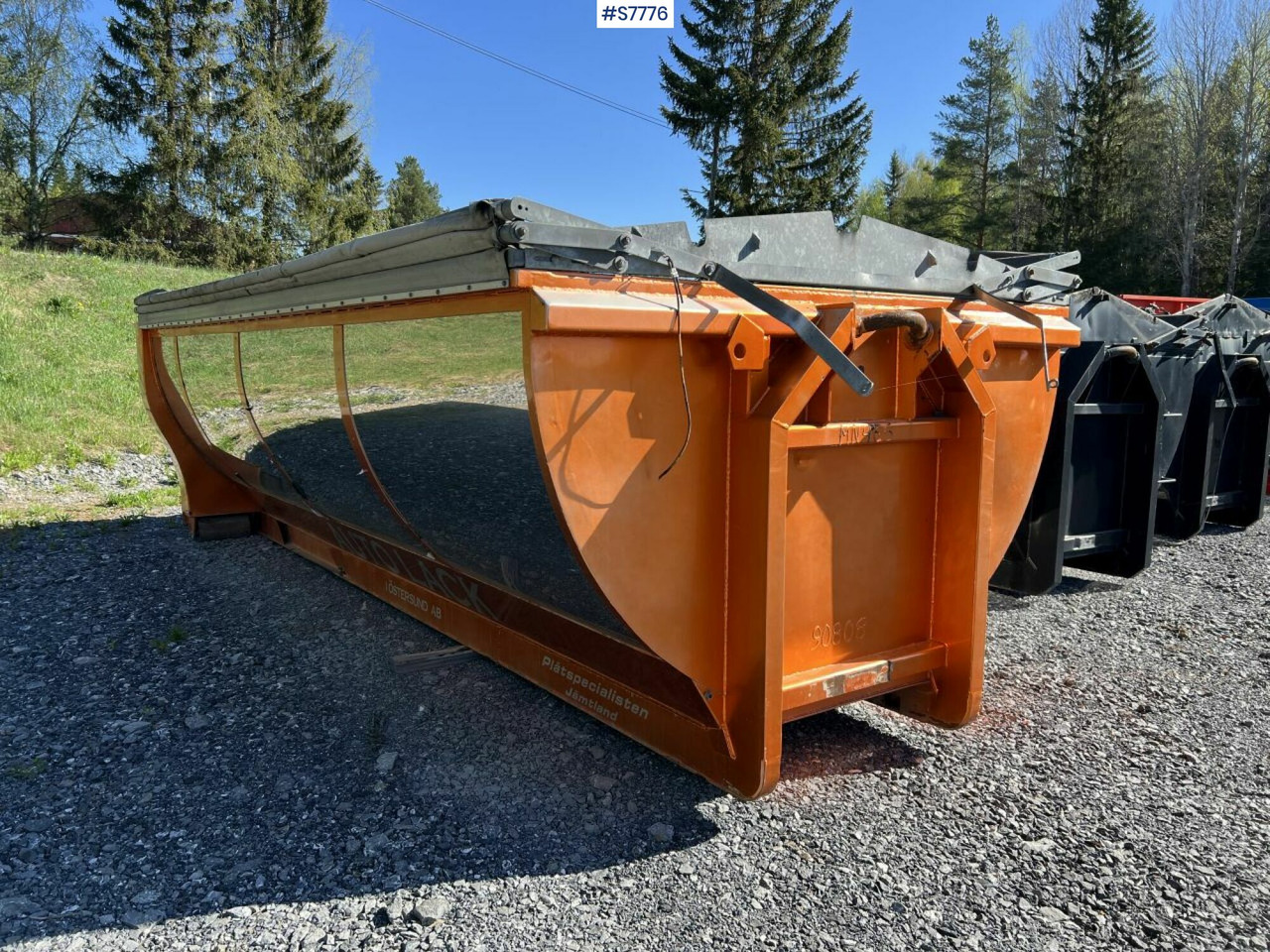 Balticum Frinab LV-13,5 Asphalt flatbed - Roll-off container: picture 1 Balticum Frinab LV-13,5 Asphalt flatbed - Roll-off container: picture 1