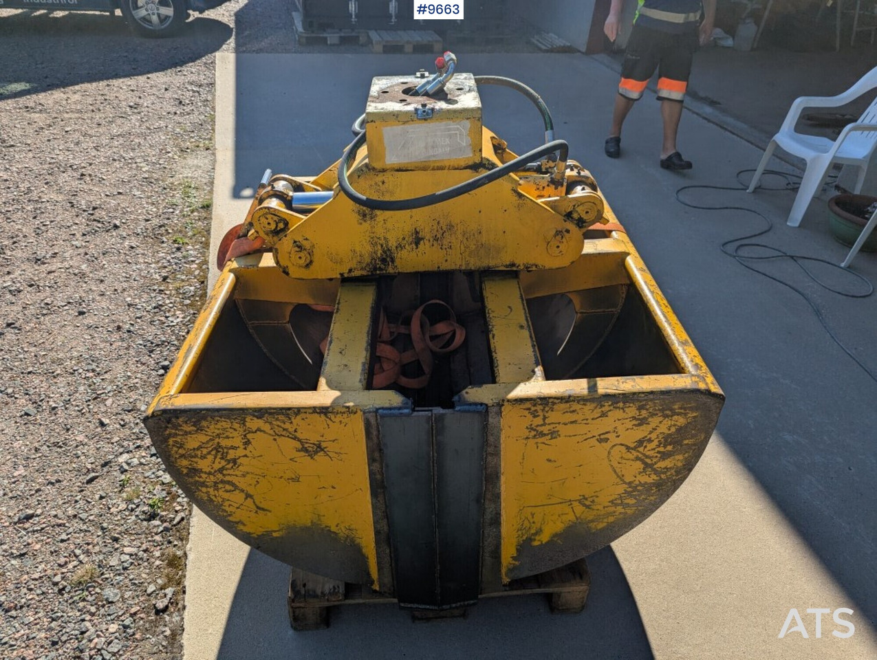 Grab bucket with rotator, 600L - Clamshell bucket: picture 3 Grab bucket with rotator, 600L - Clamshell bucket: picture 3