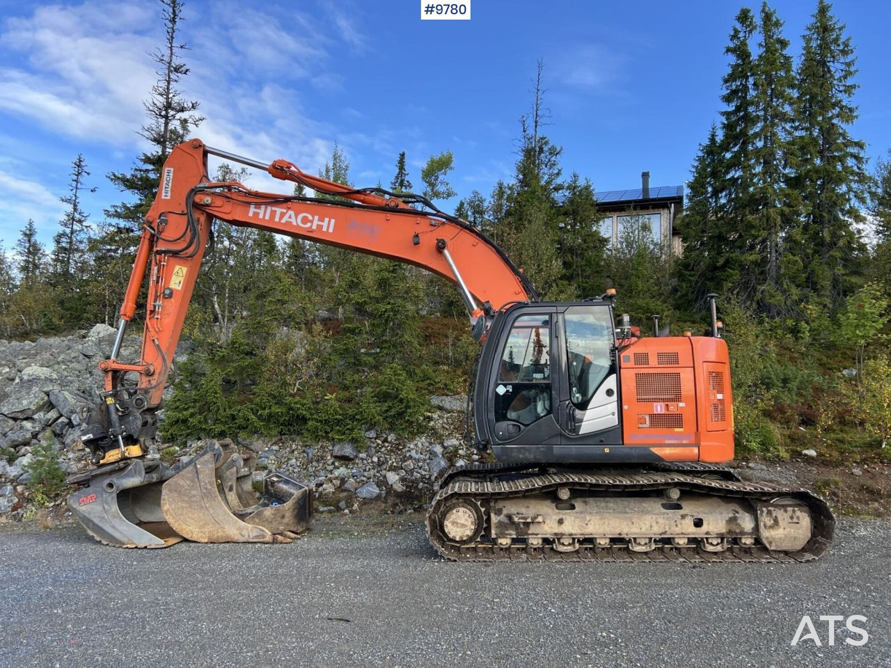 Hitachi ZX 225 US LC-L with excavation system and attachments - Crawler excavator: picture 2 Hitachi ZX 225 US LC-L with excavation system and attachments - Crawler excavator: picture 2