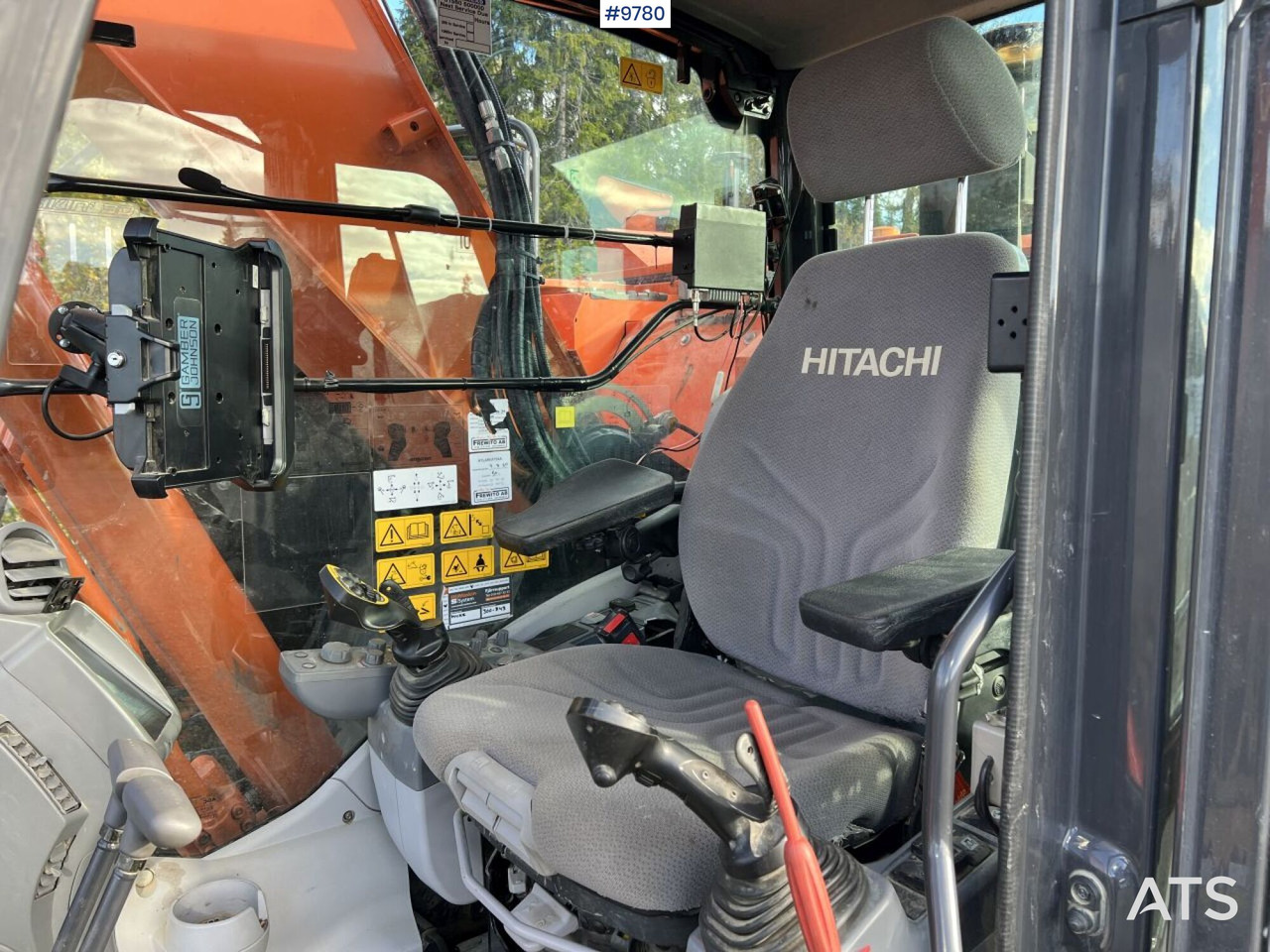 【ad】 Hitachi ZX 225 US LC-L with excavation system and