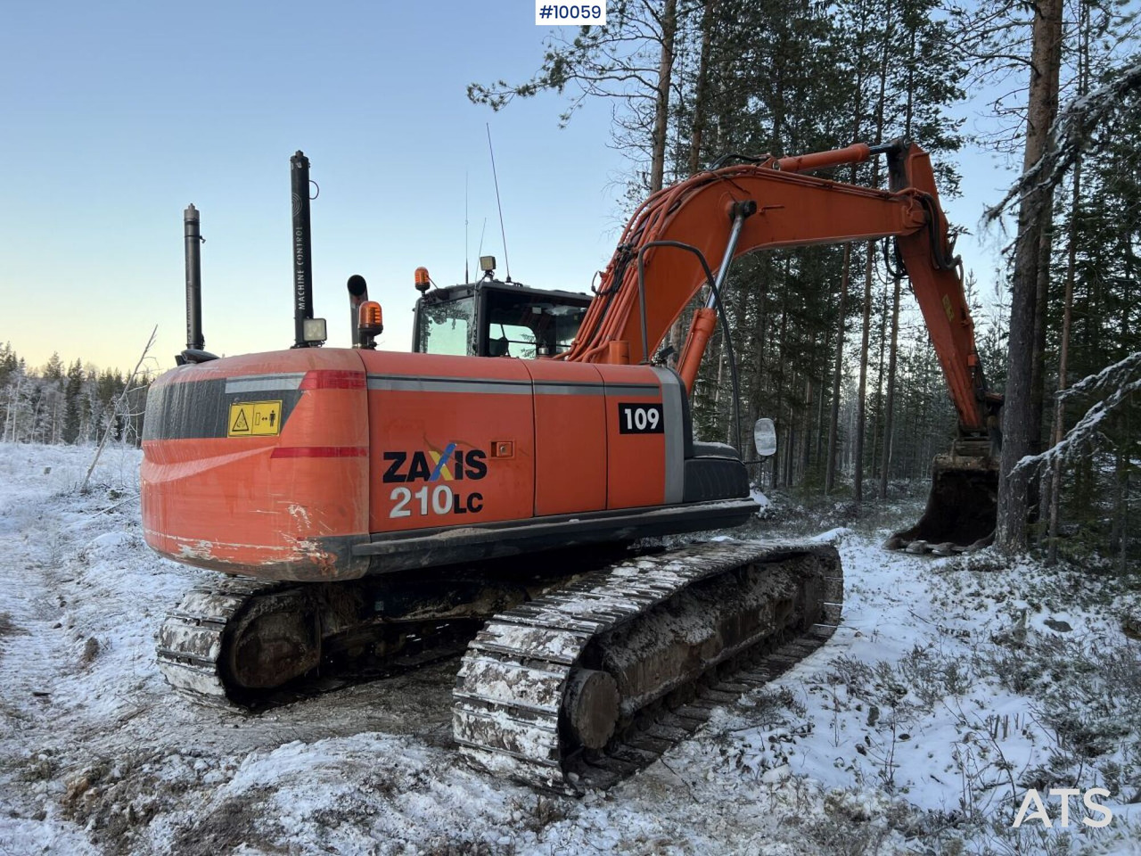 Hitachi ZX210LC-3 Excavator with rotor and tooth bucket - Crawler excavator: picture 5 Hitachi ZX210LC-3 Excavator with rotor and tooth bucket - Crawler excavator: picture 5