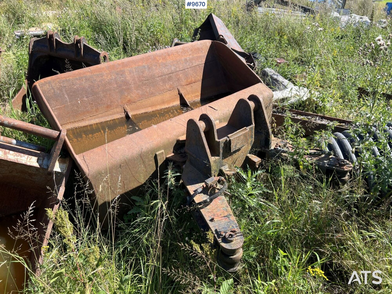 Hydraulic grading bucket - Excavator bucket: picture 1 Hydraulic grading bucket - Excavator bucket: picture 1