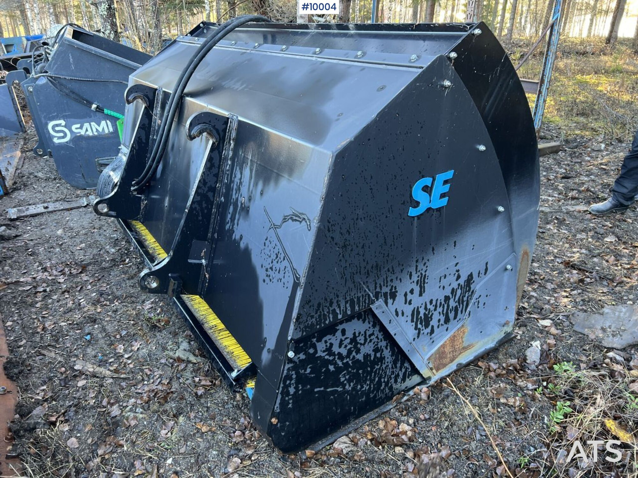 Sand spreader bucket 3350 L, Large BM - Other machinery: picture 4 Sand spreader bucket 3350 L, Large BM - Other machinery: picture 4