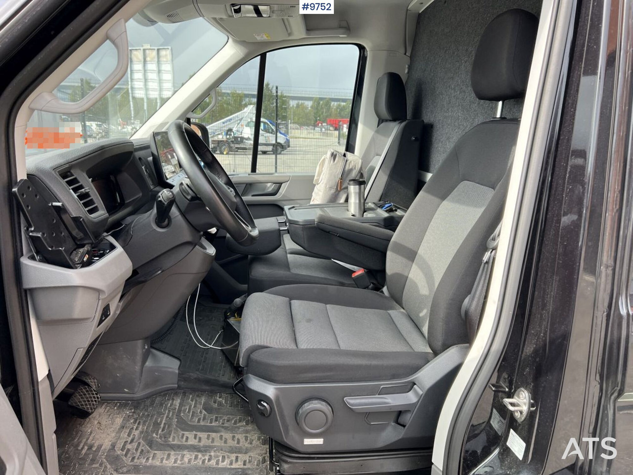 Volkswagen Crafter with tail lift - Other machinery: picture 3 Volkswagen Crafter with tail lift - Other machinery: picture 3