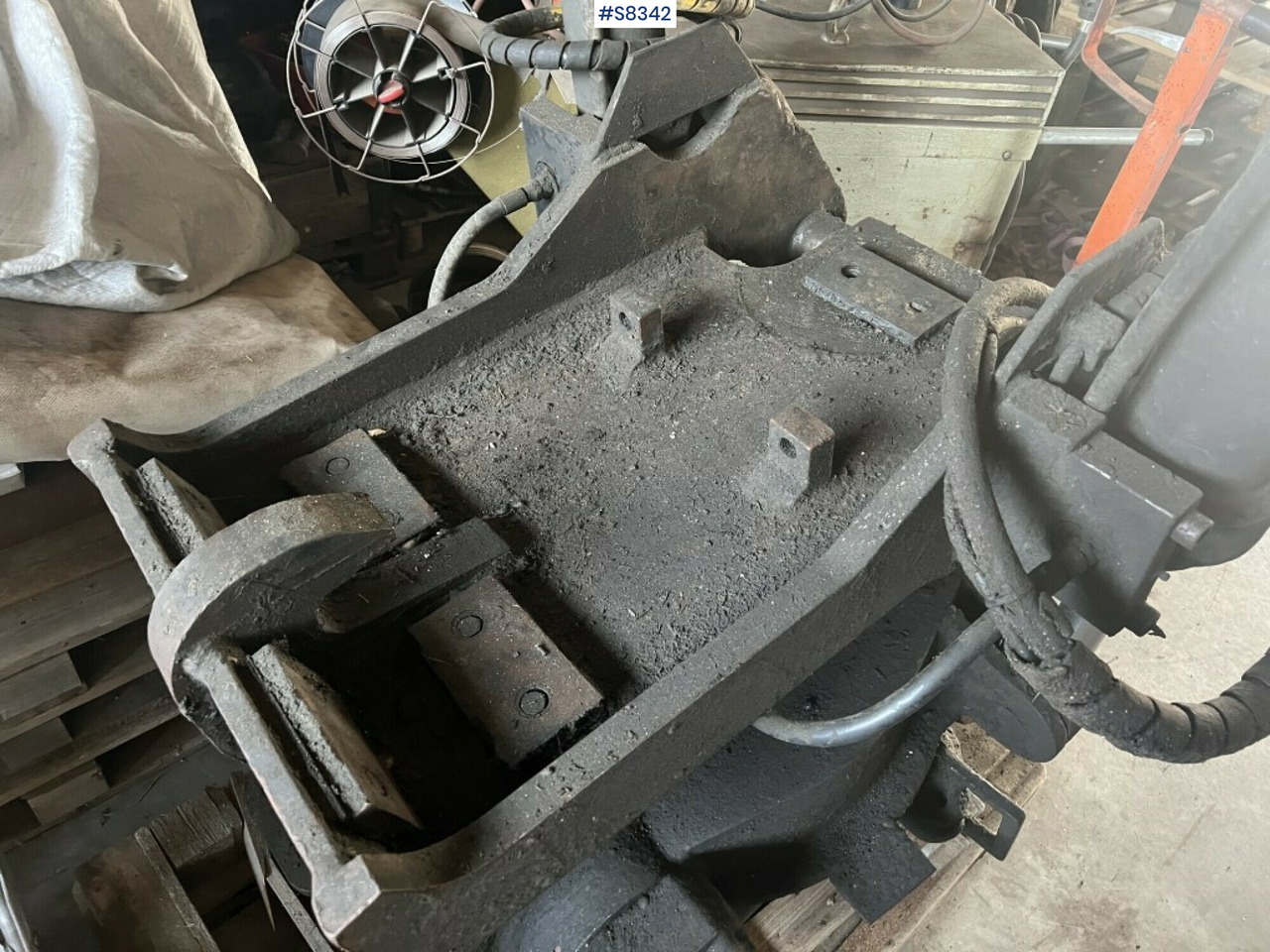 Rototilt Engcon EC30 with Grip - Construction equipment: picture 4 Rototilt Engcon EC30 with Grip - Construction equipment: picture 4