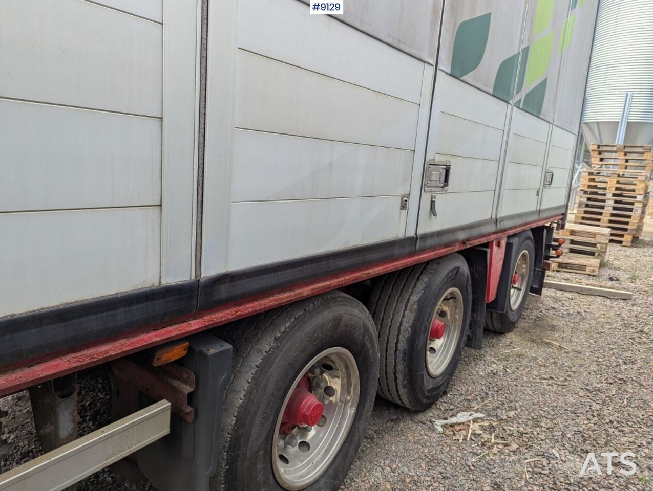 Trailer HRD S01 NTL-S - Closed box semi-trailer: picture 3 Trailer HRD S01 NTL-S - Closed box semi-trailer: picture 3