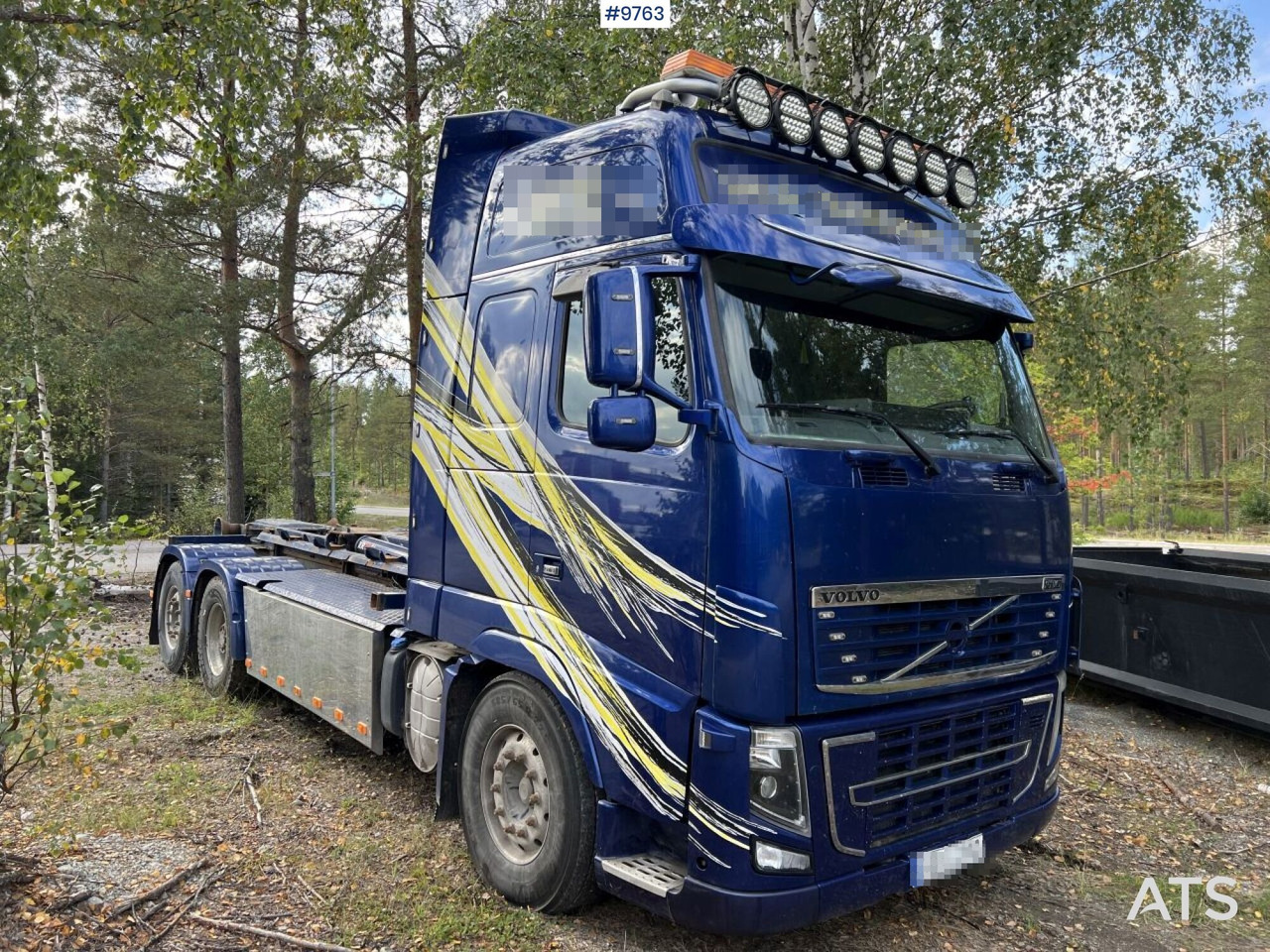 VOLVO FH16-660 6*2 LAXO-Bracket with load changer, woodchip box, and flatbed - Hook lift truck: picture 2 VOLVO FH16-660 6*2 LAXO-Bracket with load changer, woodchip box, and flatbed - Hook lift truck: picture 2
