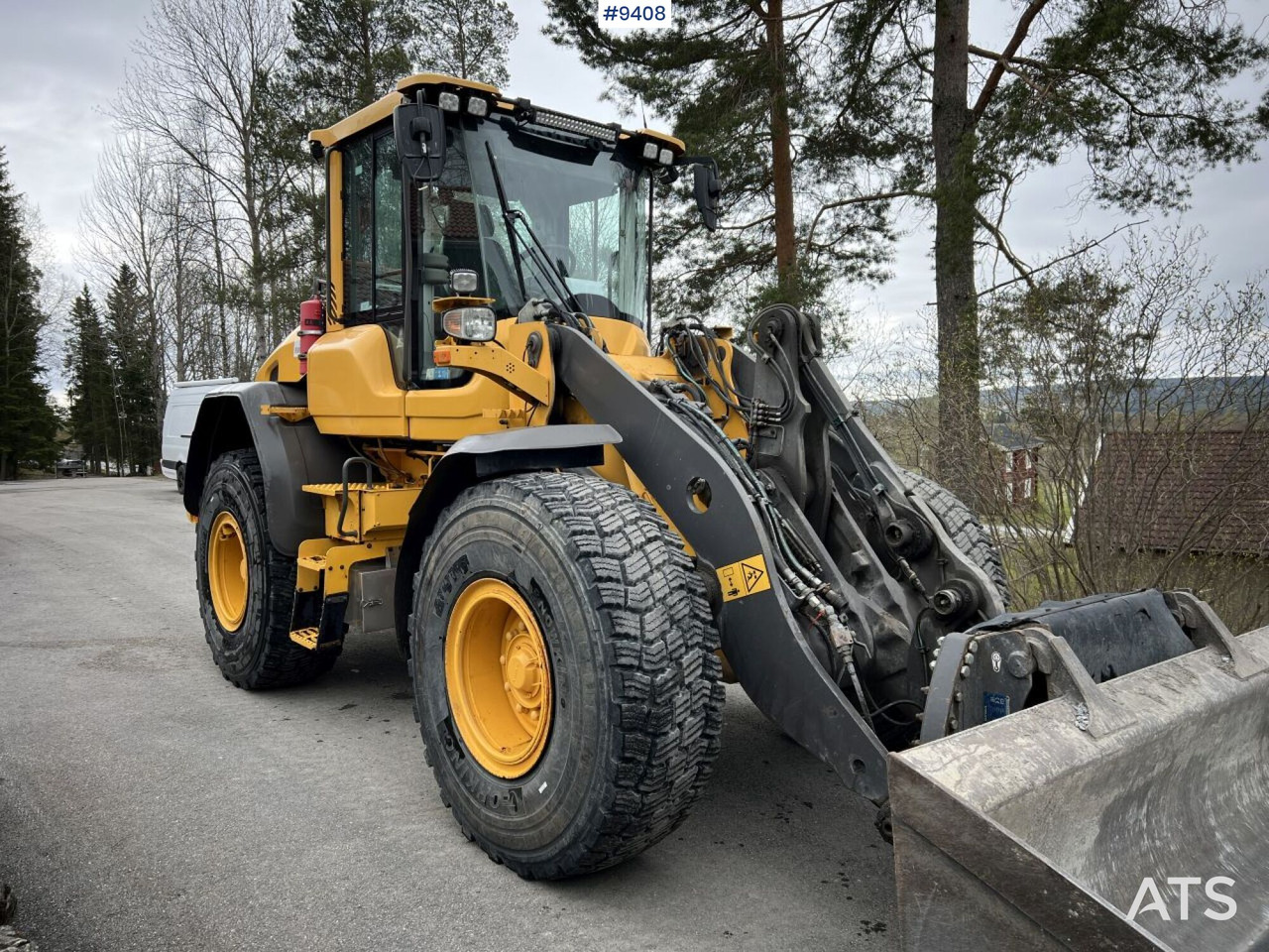 VOLVO L60 H with bucket (VIDEO) - Wheel loader: picture 2 VOLVO L60 H with bucket (VIDEO) - Wheel loader: picture 2