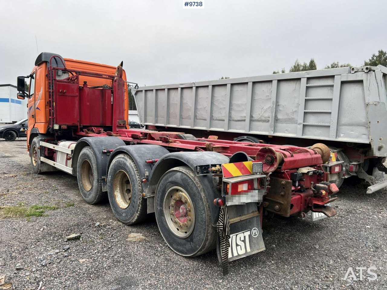 Volvo FH 8*4 Truck with plow attachment - Hook lift truck: picture 4 Volvo FH 8*4 Truck with plow attachment - Hook lift truck: picture 4