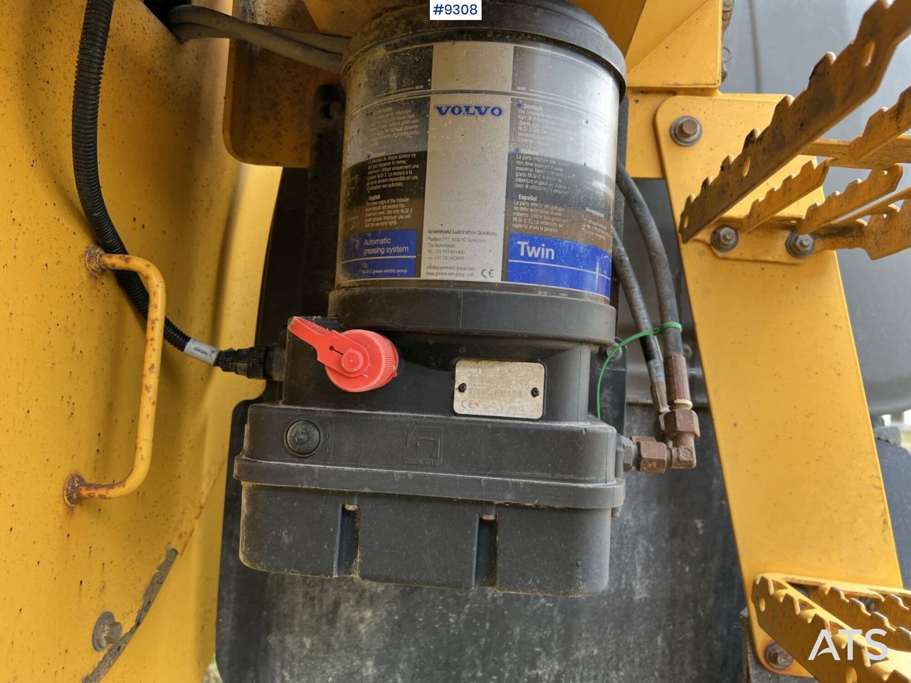 Wheel loader Volvo L60 H Wheel loader with grading bucket (VIDEO): picture 18