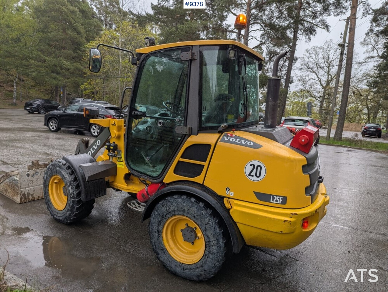 Wheel loader Volvo L25F with attachments (SEE VIDEO) - Wheel loader: picture 3 Wheel loader Volvo L25F with attachments (SEE VIDEO) - Wheel loader: picture 3
