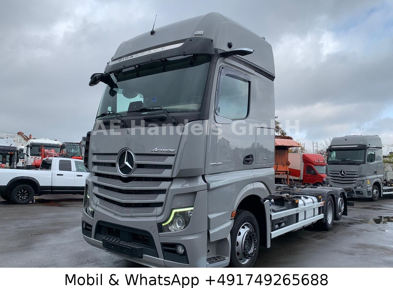 Container transporter/ Swap body truck Mercedes-Benz Actros 5 2545 GigaSpace BDF *Retarder/Multi/AHK: picture 1