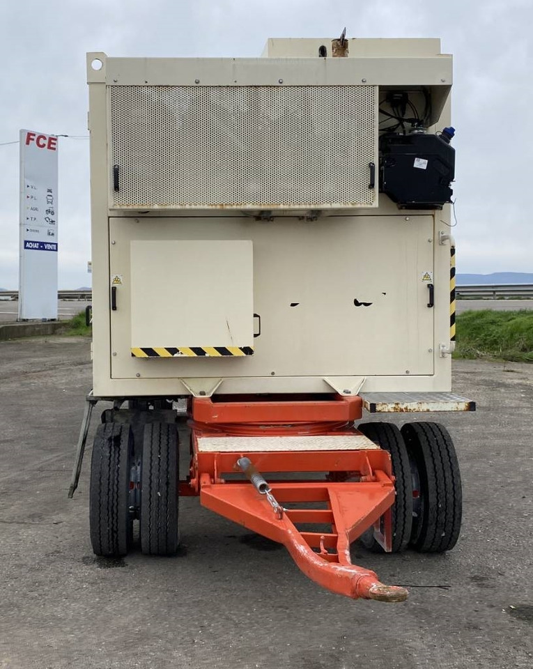 UNIVAC ASPIRATEUR MOBILE UNIVAC SC90DAV9AR-C - Municipal/ Special vehicle: picture 2 UNIVAC ASPIRATEUR MOBILE UNIVAC SC90DAV9AR-C - Municipal/ Special vehicle: picture 2