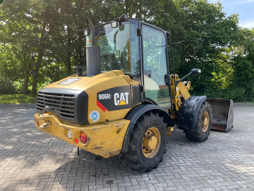 CAT CAT906H2 - Wheel loader: picture 2 CAT CAT906H2 - Wheel loader: picture 2