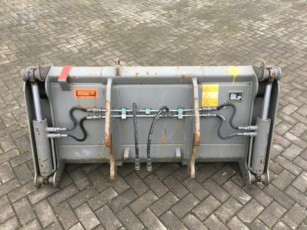 KLAPPSCHAUFEL 1550 MM BRE - Tool/ Equipment: picture 2 KLAPPSCHAUFEL 1550 MM BRE - Tool/ Equipment: picture 2