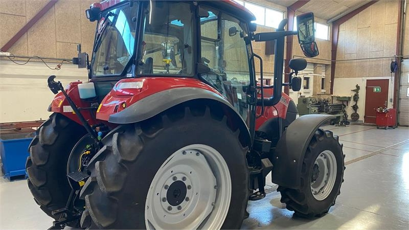 Case IH Farmall 100C - Farm tractor: picture 3 Case IH Farmall 100C - Farm tractor: picture 3