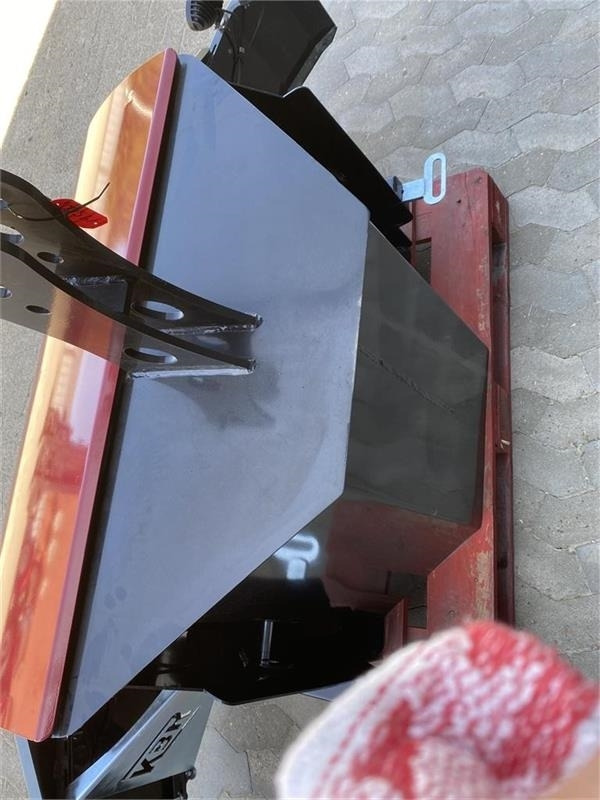 Case IH Frontvægtklods 1000 kg med side bumper - Counterweight: picture 3 Case IH Frontvægtklods 1000 kg med side bumper - Counterweight: picture 3