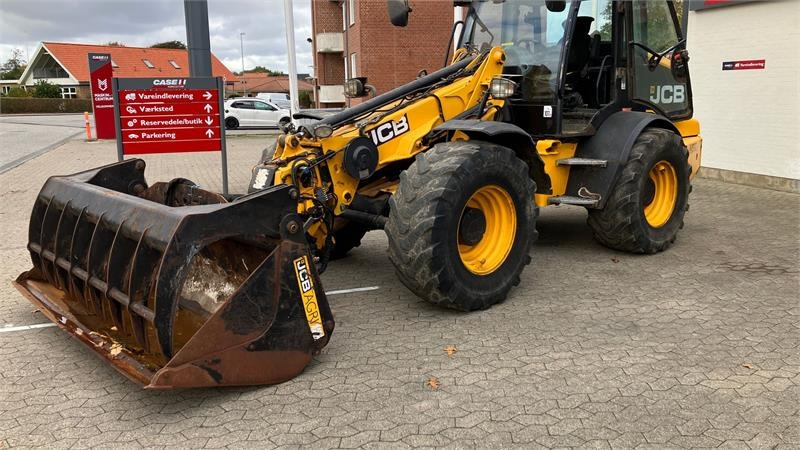 JCB TM 320S Agri - Telescopic handler: picture 2 JCB TM 320S Agri - Telescopic handler: picture 2