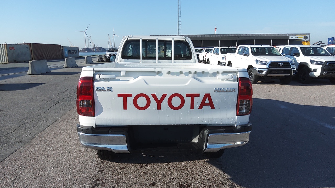 Toyota Hilux / Revo Pick-up single Cab pack security 2.4L Turbo Diesel Manual - Car: picture 4 Toyota Hilux / Revo Pick-up single Cab pack security 2.4L Turbo Diesel Manual - Car: picture 4